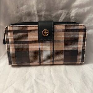 Giani Bernini Plaid Zip Around Wallet Beige/Tan/Black Snap Closure Organizer